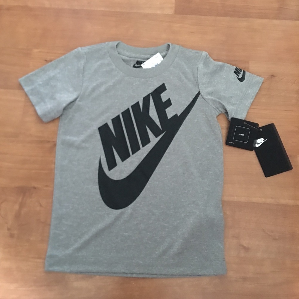 Nike - toddler boy shirt